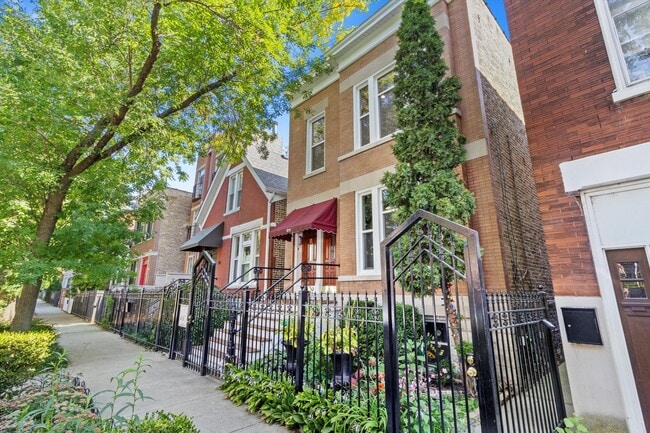 Photo - 911 N Fairfield Ave Unit 2