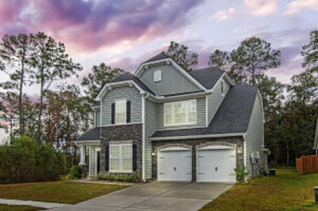 Photo - Tanner Plantation 3 story 6 Bedroom and 4....