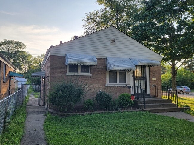 Photo - 9900 S Paxton Ave House