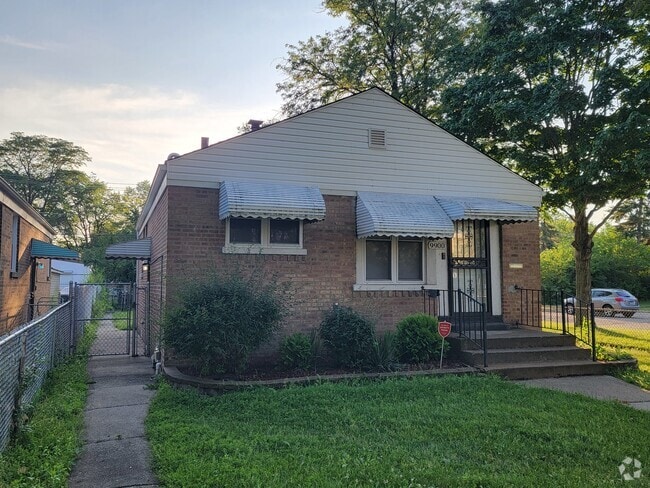 Building Photo - 9900 S Paxton Ave Rental
