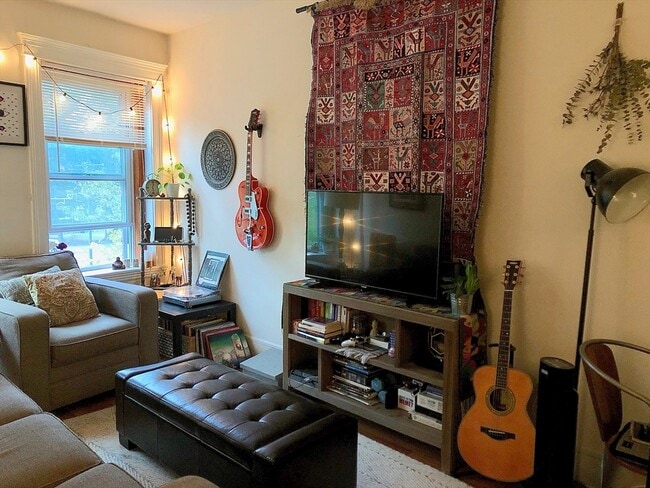 Photo - 1872 Commonwealth Ave Unidad 6