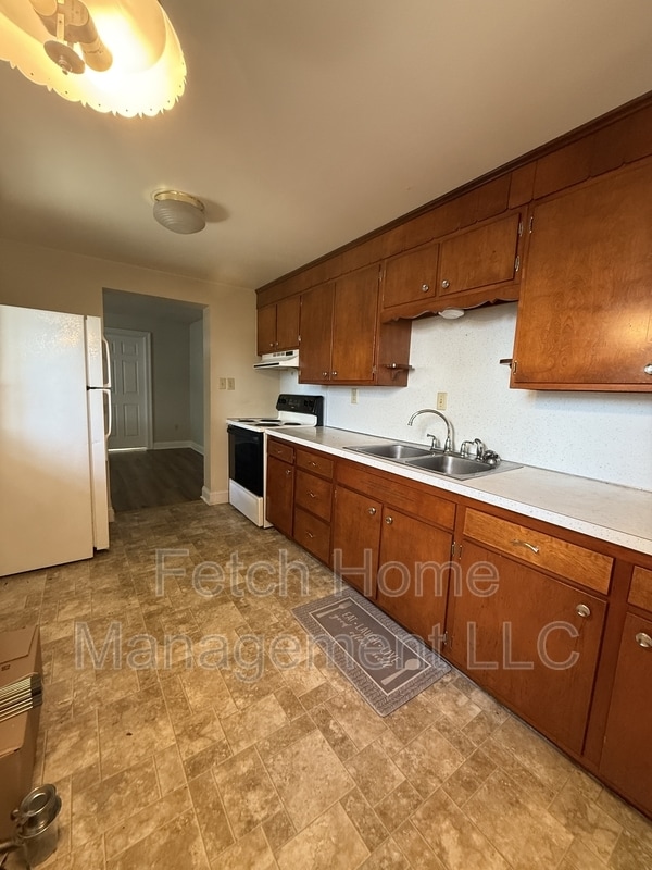 Photo - 243 Old Leacock Rd