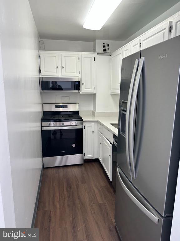 Building Photo - 1545 18th St NW Unit 416
