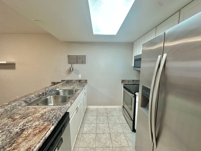 Photo - Spacious 2BR/2.5BA Townhome in Mill Run