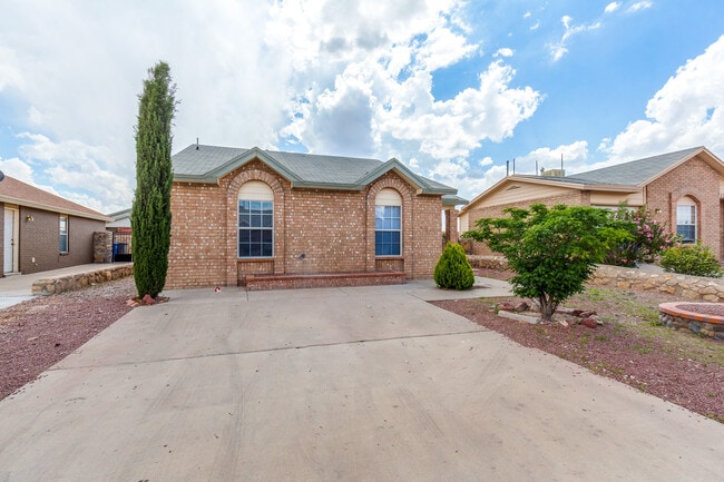 Photo - Charming Eastside Home with Refrigerated Air and Easy Access to Ft. Bliss and Loop 375