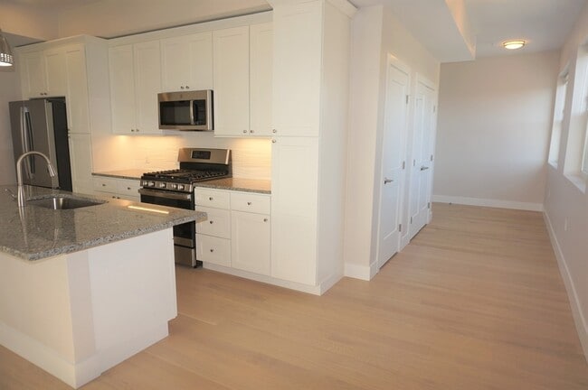 Photo - 99 Moody St Unit #6