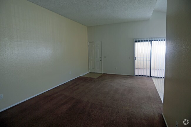 2 BR, 1.5BA-Living Room