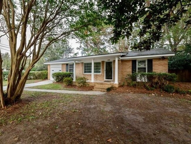 Building Photo - 4 Bedroom 2 Bath House in Lawton Bluff - James Island