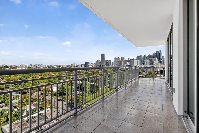 Photo - 2021 SW 3rd Ave Unidad PH-3