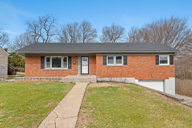 Photo - 562 Lone Oak Dr House