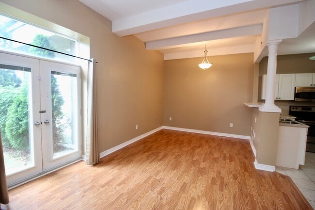 Photo - 6365 Drummond Rd