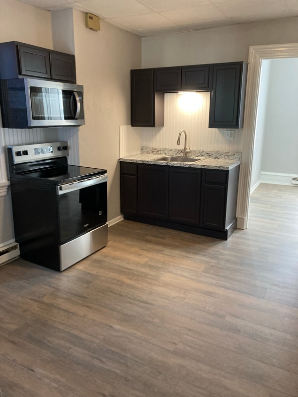 Building Photo - 305 Walnut St Unit 2 Rental