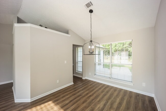 Photo - 320 Emerald Green Ct