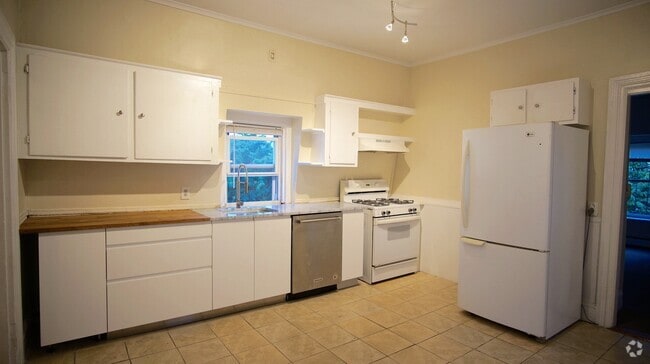 Building Photo - 137 Sutton St Unit 2 Rental