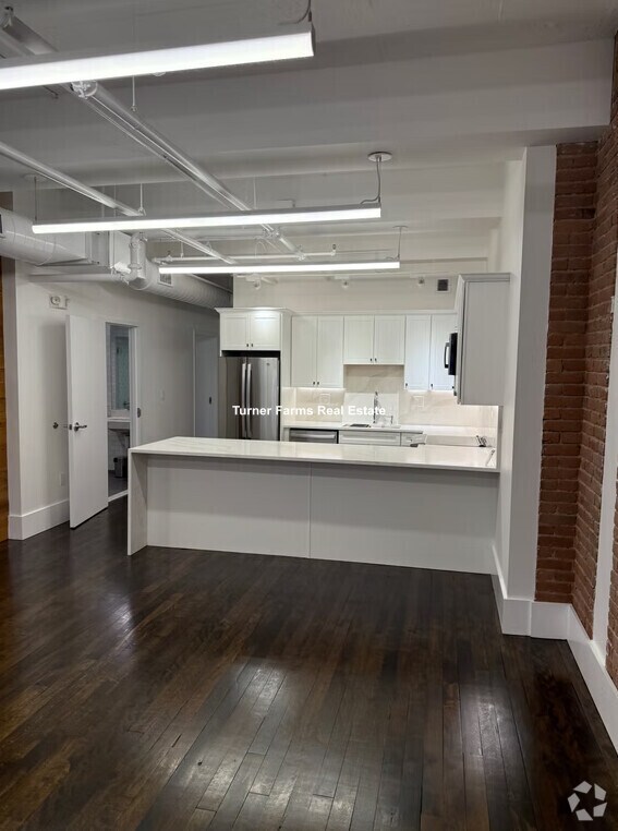 Building Photo - 190 High St Unit 5 Rental