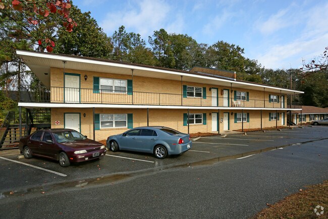 Photo - Sandpebbles Apartments