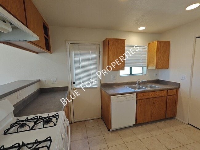 Photo - 3318 E Bellevue St