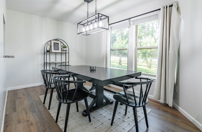 Photo - 168 SW Crescent St