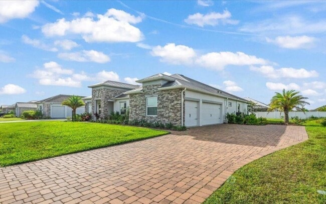 Photo - 5089 Realm Run