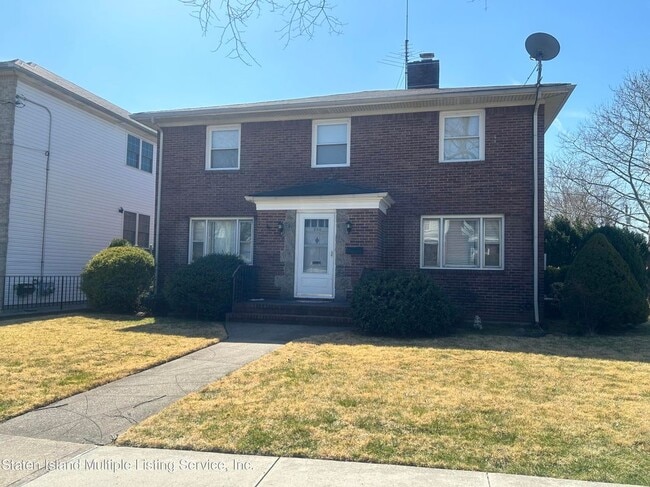 Photo - 204 Ross Ave