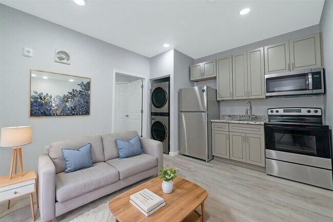 Photo - 805 Avenue K Unit D