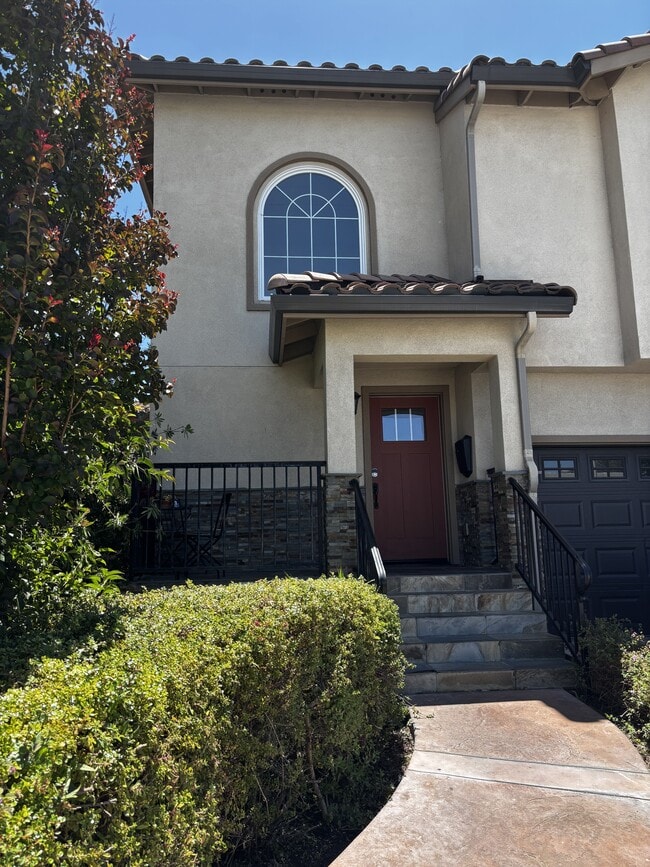 Photo - 840 Civic Center Dr