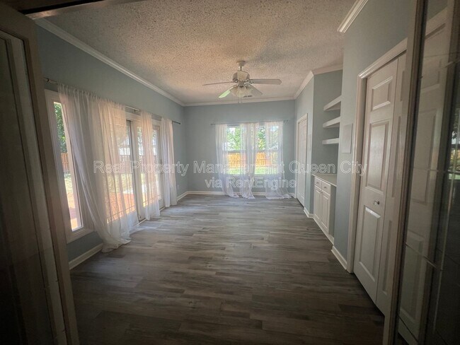 Photo - 3910 Armitage Dr