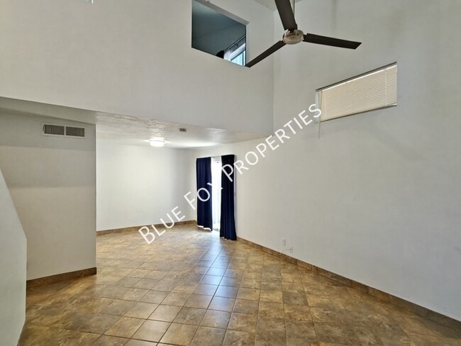 Photo - 880 E Peppergrass Ln