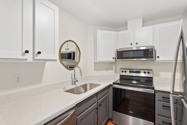 Photo - Ivy Court Apartments