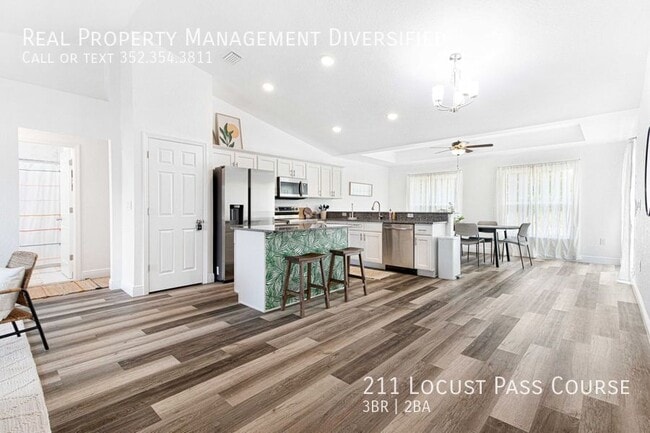 Photo - 211 Locust Pass Crse