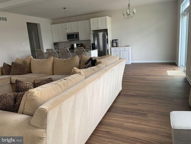 Photo - 30 S Tompkins Square