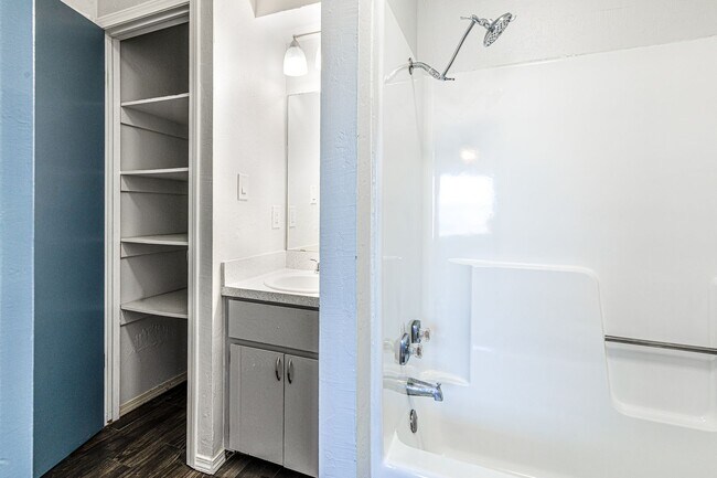 Photo - 2902 NW 45th Pl Unit 2902-B