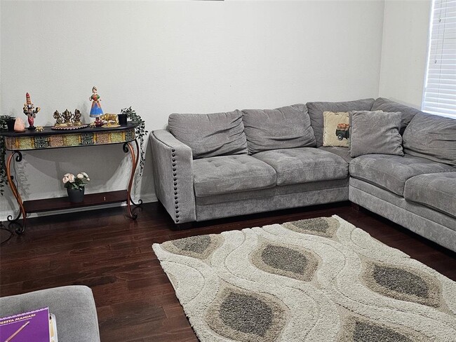 Photo - 7968 Corkfield Ave