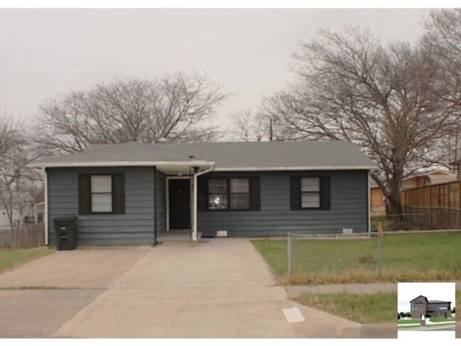 Building Photo - Exceptional Home