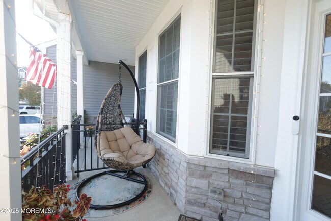 Photo - 21 McCormick Ave N