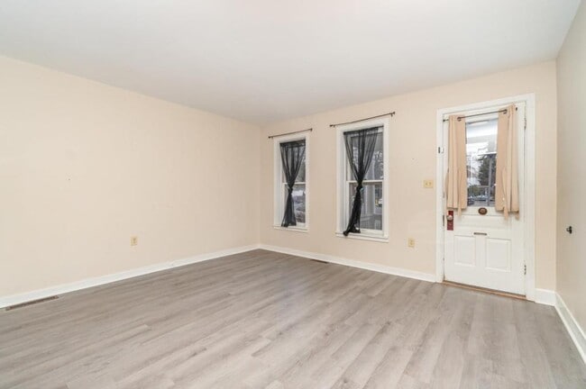 Photo - 602 W Louther St