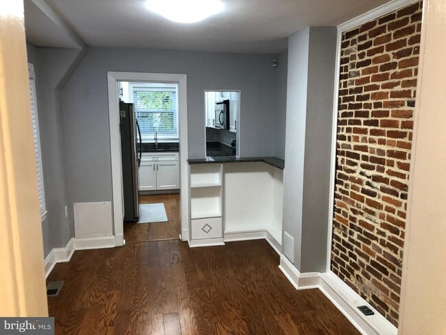 Photo - 1929 Gough St