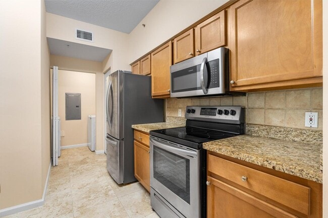 Photo - 9901 Baywinds Blvd Unidad 3105