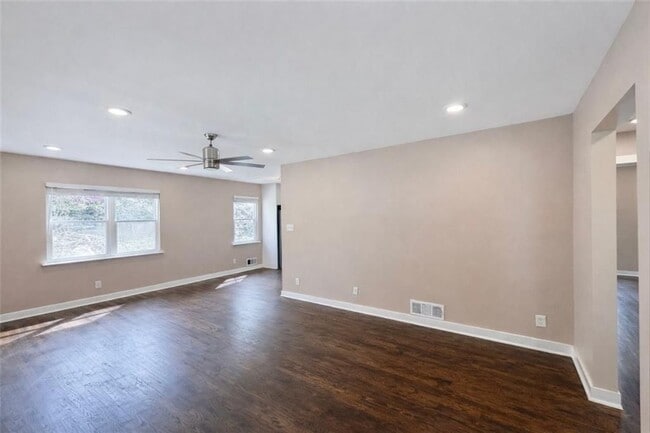 Photo - 1291 Lorenzo Dr SW