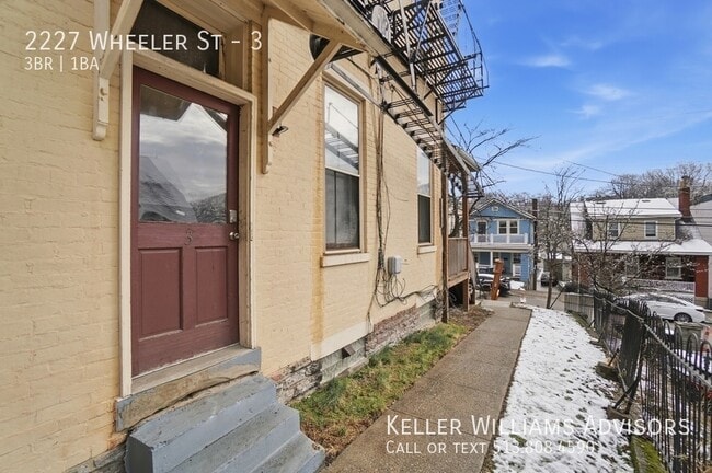 Photo - 2227 Wheeler St Unit 3