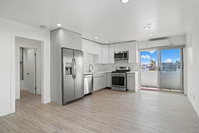 Photo - 249 S Coronado St Unidad 2