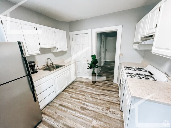 Building Photo - Nicely renovated 2 bed unit near Harvard a... Rental