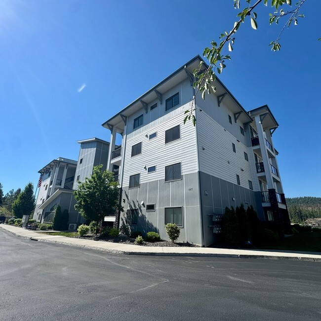 Beautiful river front condo move in ready! - Beautiful river front condo move in ready!