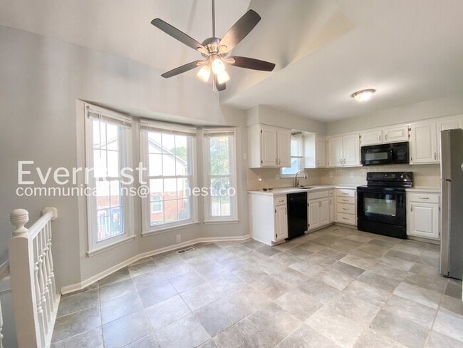 Photo - 1104 E Pineview St