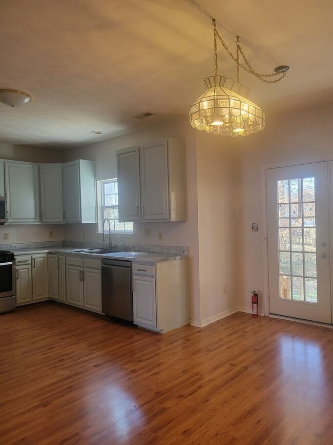 Photo - 3719 Bridlepath Ln