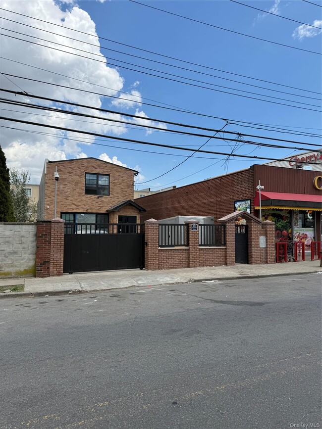 Photo - 919 Crescent St.