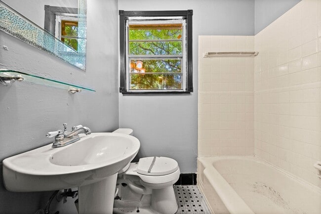 Photo - Great location in the Heart of Mid City!