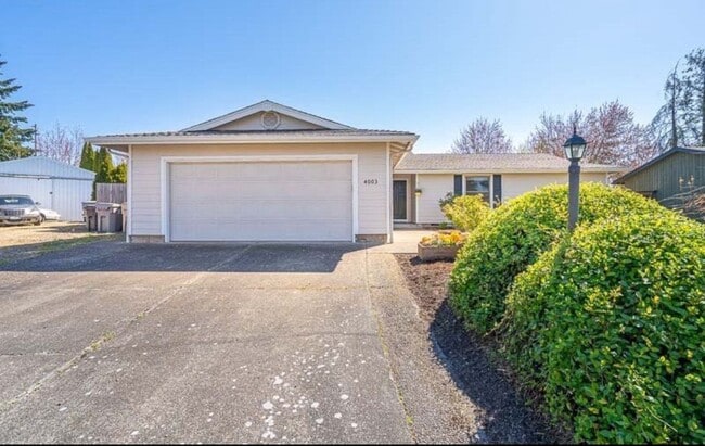 Building Photo - Beautiful Property Located in Albany is Av... Rental