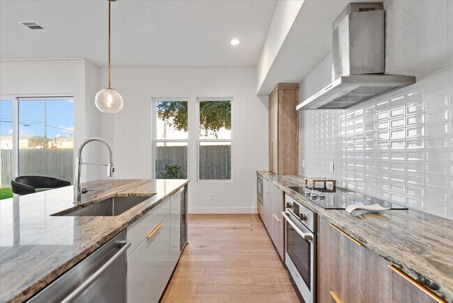 Photo - 5203 Texas St