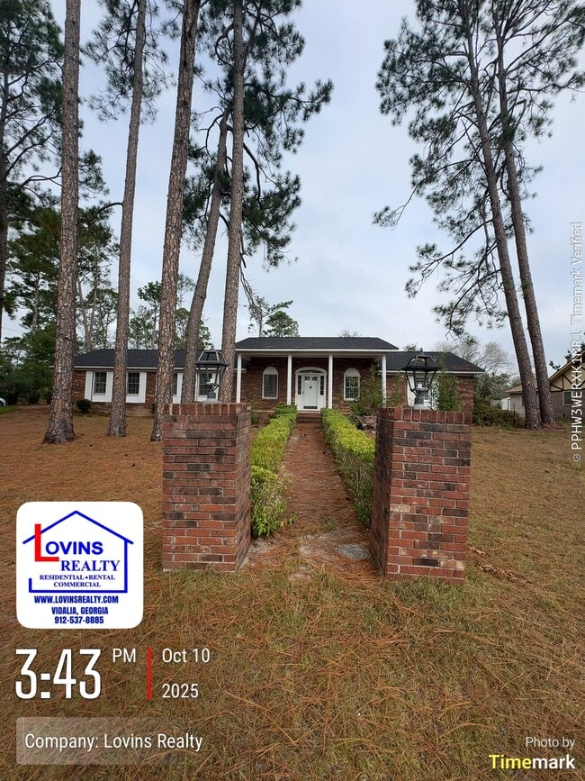 Building Photo - 1542 Stella Ave